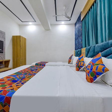 Hotel Green Tree 阿穆达巴 外观 照片
