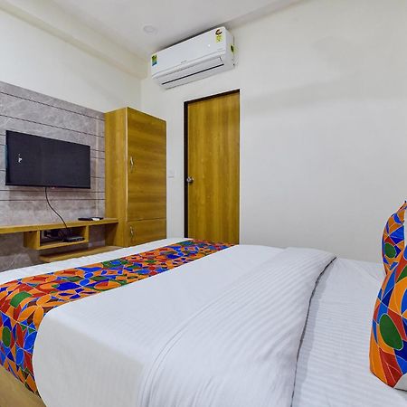 Hotel Green Tree 阿穆达巴 外观 照片