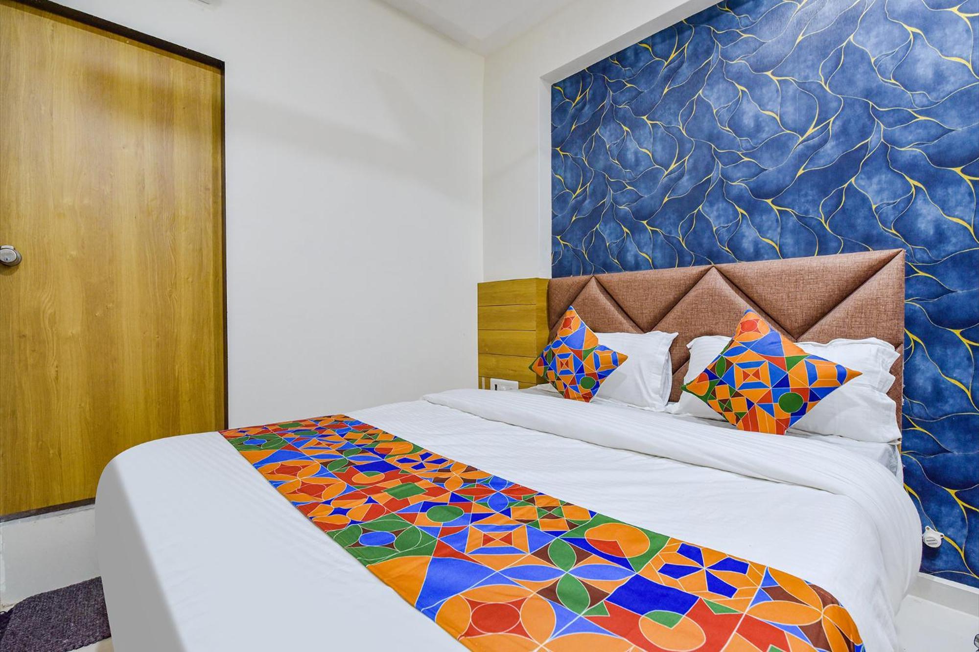 Hotel Green Tree 阿穆达巴 外观 照片
