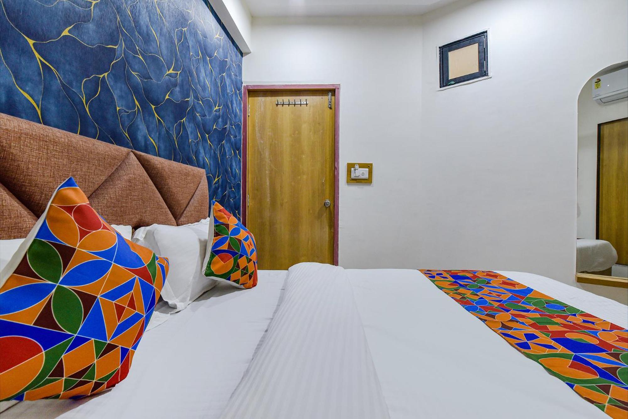 Hotel Green Tree 阿穆达巴 外观 照片